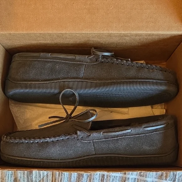 NEW Minnetonka Men's Plush Charcoal Slip-on Loafers - Picture 4 of 6